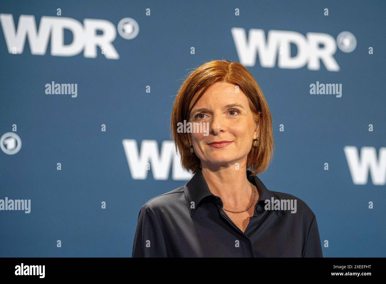 Wahl des Intendanten / der Intendantin des WDR Kunst, Kultur, Unterhaltung: Foto- und Pressetermin fuer die Wahl des Intendanten / der Intendantin des WDR am 27.06.24 im Marsiliussaal in Koeln. Dr. Katrin Vernau zukuneftige WDR Intendantin nach der Wahl auf dem foto- und Pressetermin. Foto: Kirchner-Media/TH *** elezione del WDR Arte, Cultura, direttore dell'intrattenimento foto ed evento stampa per l'elezione del Direttore generale del WDR il 27 06 24 nel Marsiliussaal di Colonia Dr. Katrin Vernau futuro Direttore generale del WDR dopo l'elezione sull'evento fotografico e stampa Photo Kirchner Media TH Foto Stock