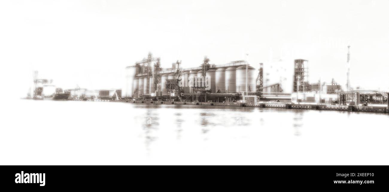 Navi e spiaggia a Marina Romea (Ravenna) Foto Stock