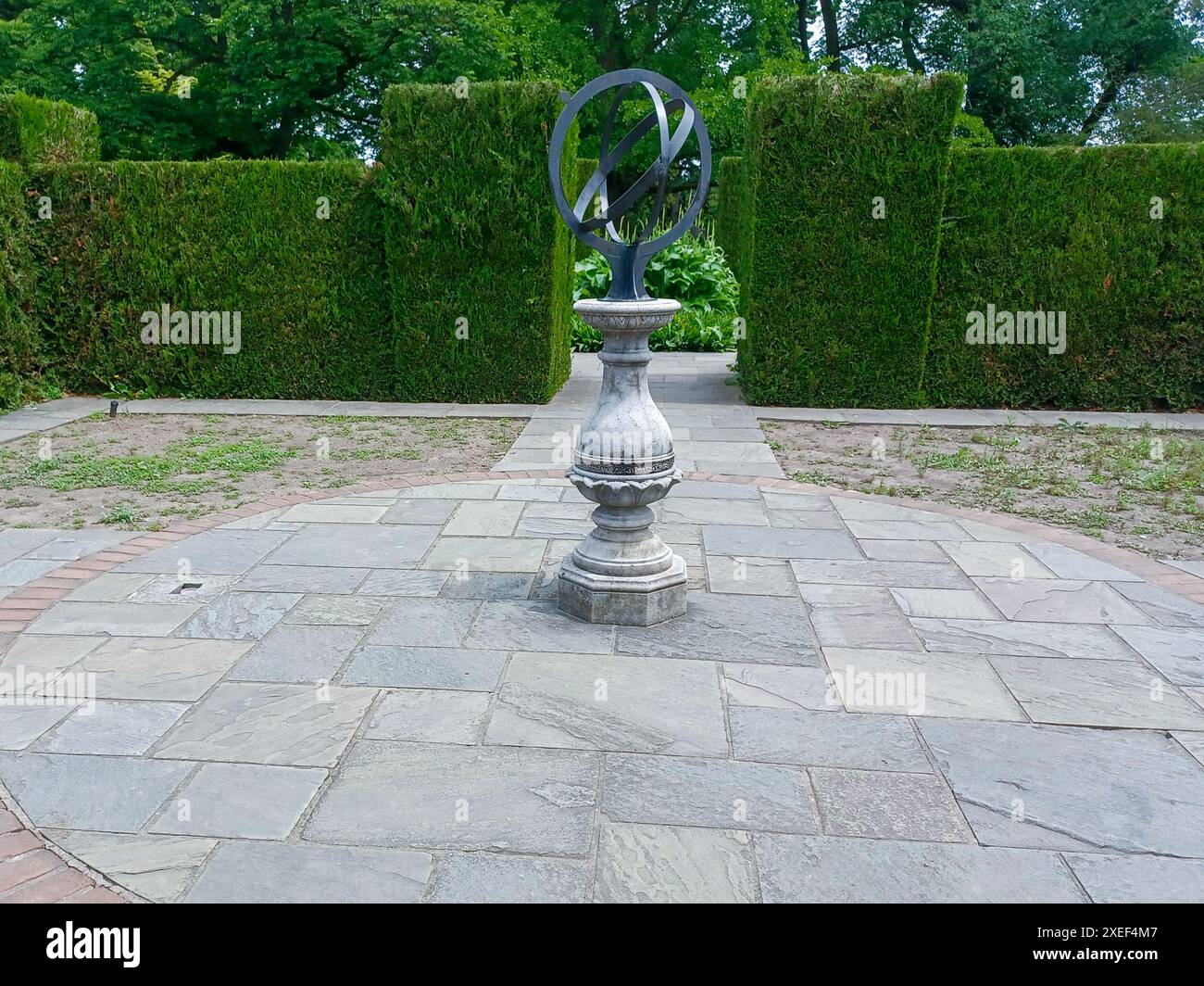 Cascate del Niagara, ON, Canada - 4 giugno 2024: Vista panoramica ai giardini botanici del Niagara Parks Foto Stock