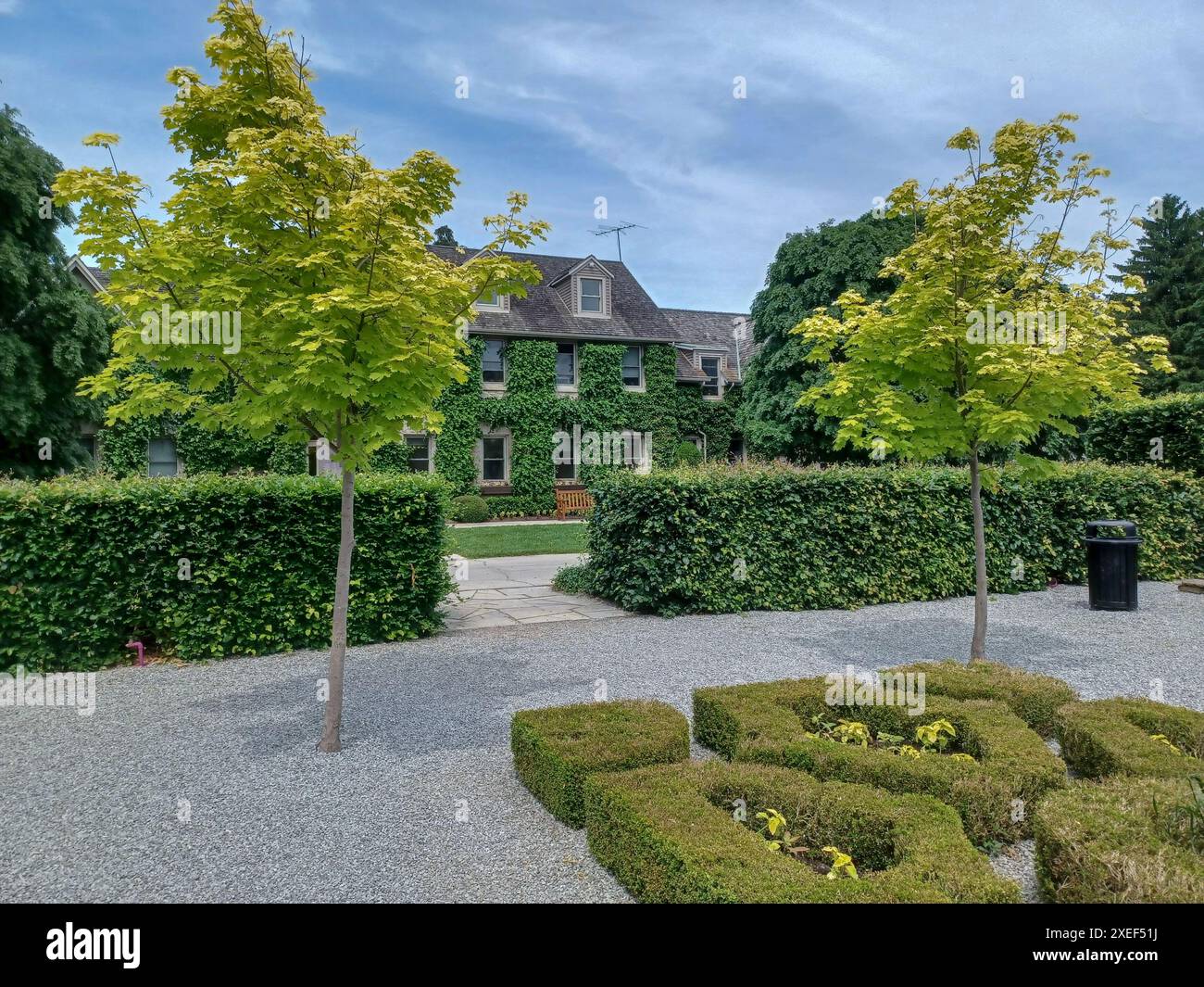 Cascate del Niagara, ON, Canada - 4 giugno 2024: Vista panoramica ai giardini botanici del Niagara Parks Foto Stock