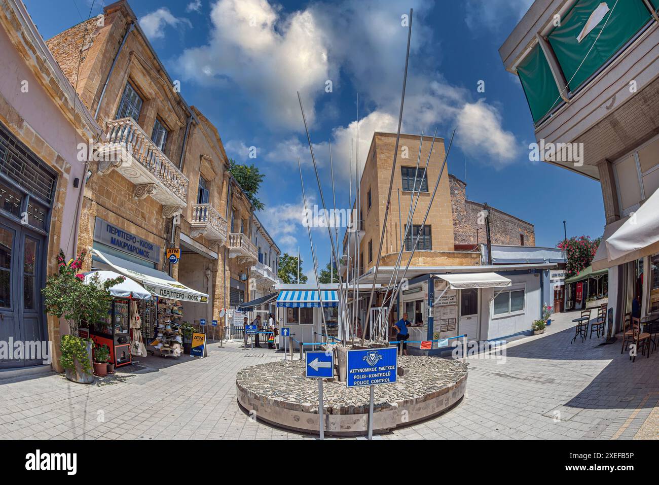 Lokmaci, il valico di frontiera su Ledra Street, sul lato greco, Nicosia, Cipro Foto Stock
