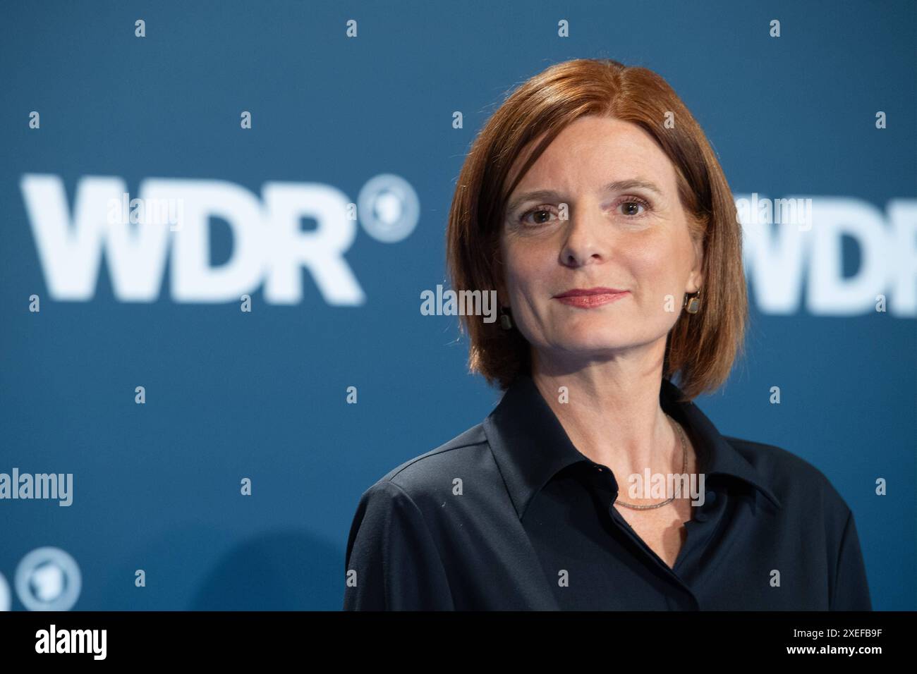 Die neue Intendantin Katrin VERNAU, Portraet, Porträt, Portrait, Angeschnittenes Einzelbild, Einzelmotiv, Wahl des neuen WDR Intendanten/der neuen Intendantin im Koelner Guerzenich, 27.06.2024.. *** Il nuovo regista Katrin VERNAU, ritratto, ritratto, immagine singola ritagliata, singolo motivo, elezione del nuovo direttore del WDR del nuovo direttore del Colonia Guerzenich, 27 06 2024 Foto Stock