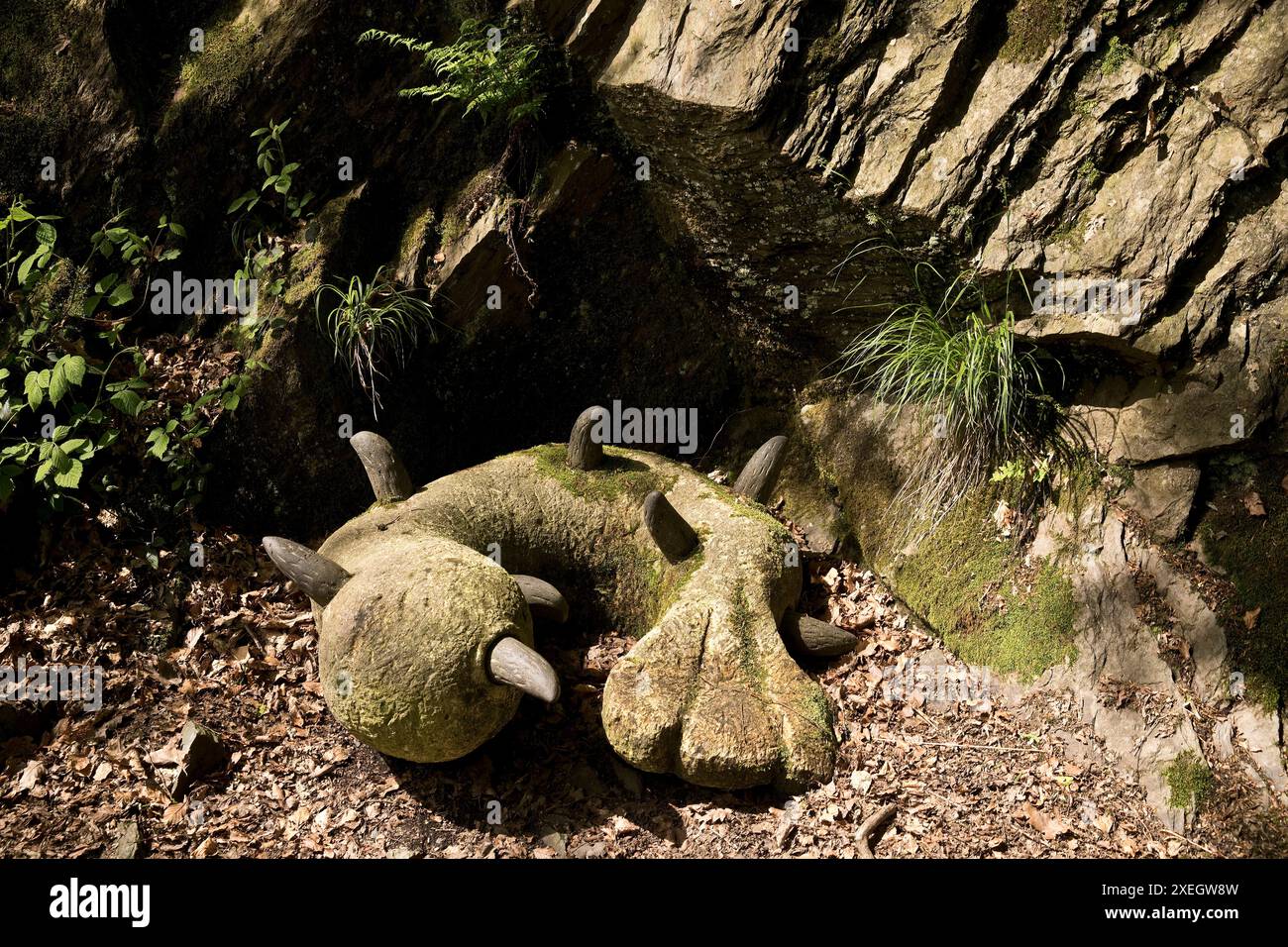 Creature addormentate nel Muengstener Brueckenpark, Solingen, Bergisches Land, Germania, Europa Foto Stock
