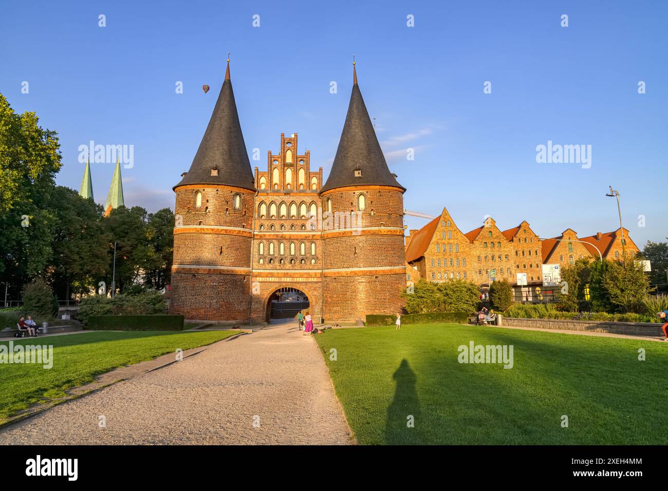 Museo medievale Holstentor, Lubecca, con testo in latino - armonia in patria e pace all'estero Foto Stock