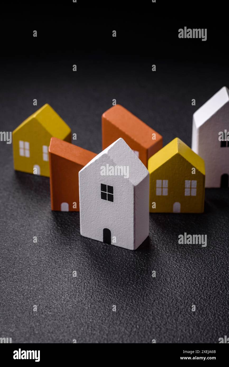 Una piccola casa in legno come idea per investire nella propria casa Foto Stock