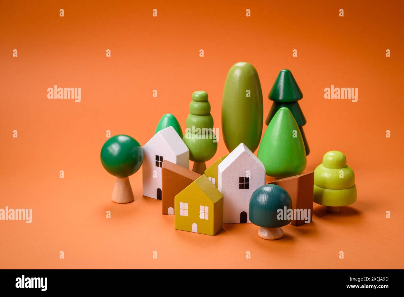 Una piccola casa in legno come idea per investire nella propria casa Foto Stock