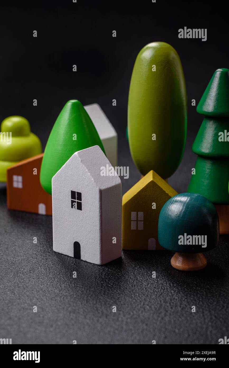 Una piccola casa in legno come idea per investire nella propria casa Foto Stock