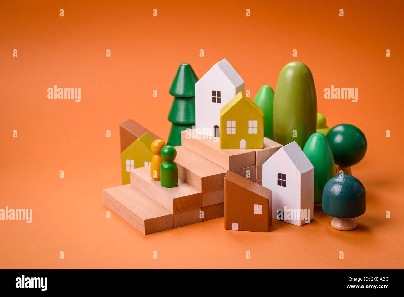 Una piccola casa in legno come idea per investire nella propria casa Foto Stock