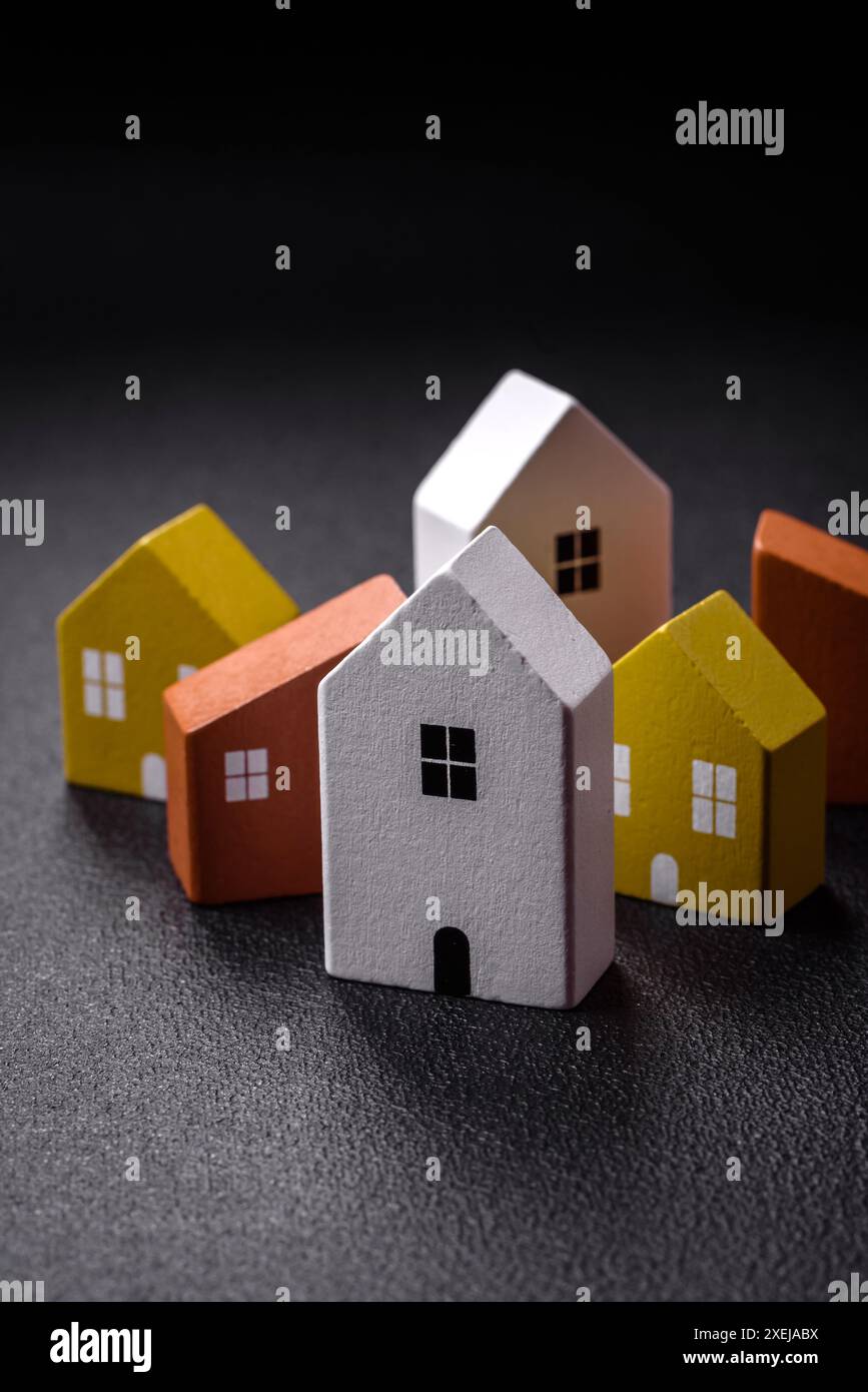 Una piccola casa in legno come idea per investire nella propria casa Foto Stock