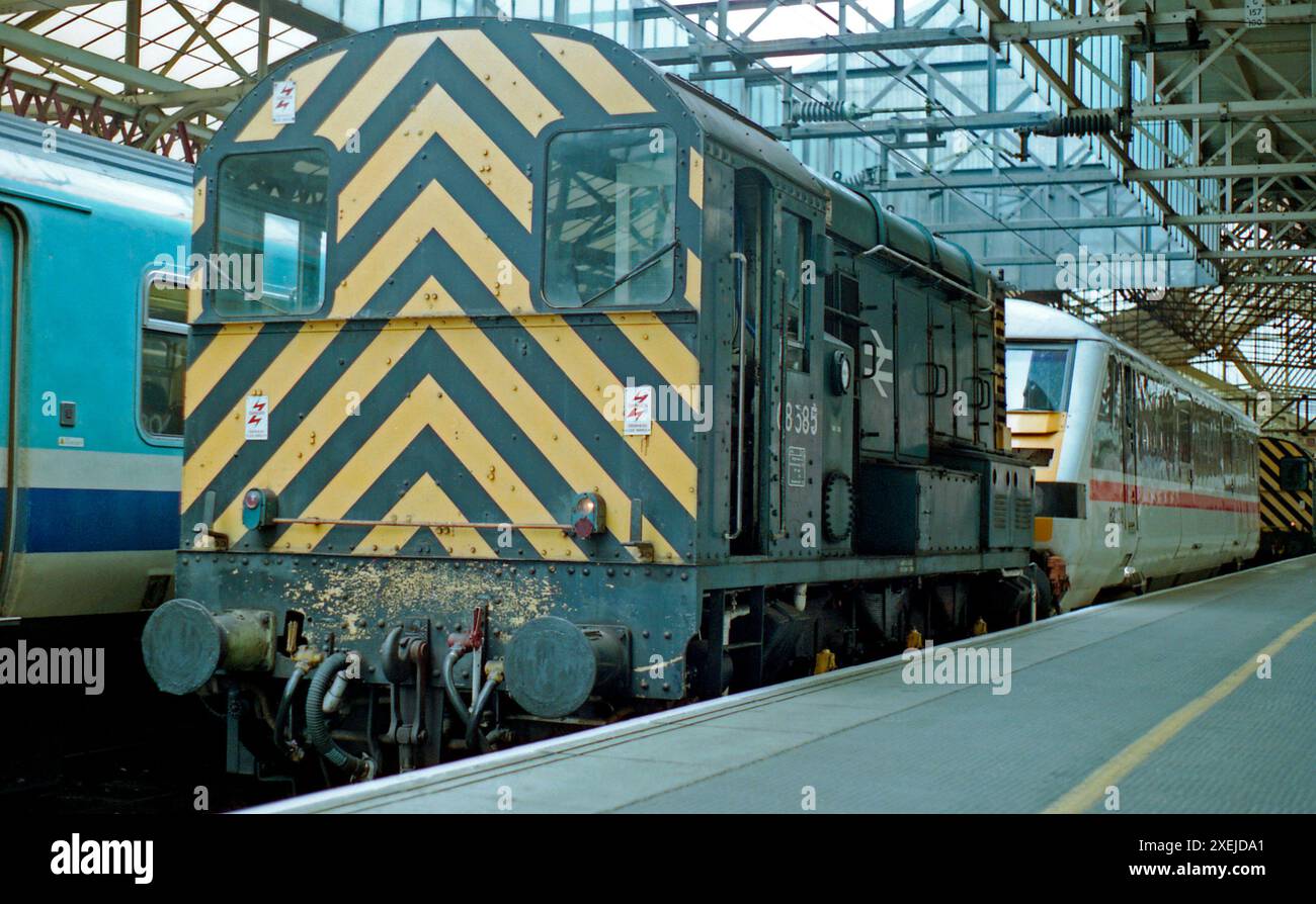 08585 alla stazione ferroviaria di Crewe. Foto Stock