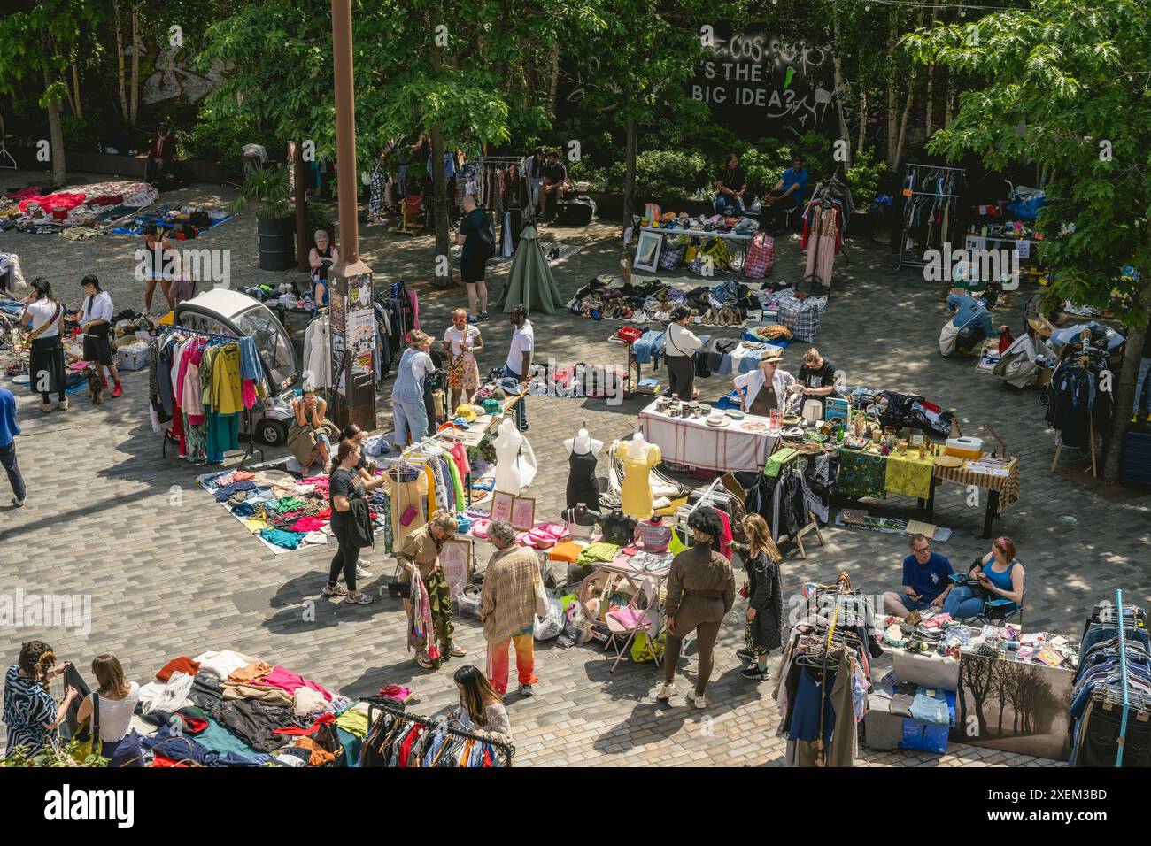 Venditori di beni di seconda mano a Deptford Market Yard, Deptford, Londra, Regno Unito; Londra, Inghilterra Foto Stock