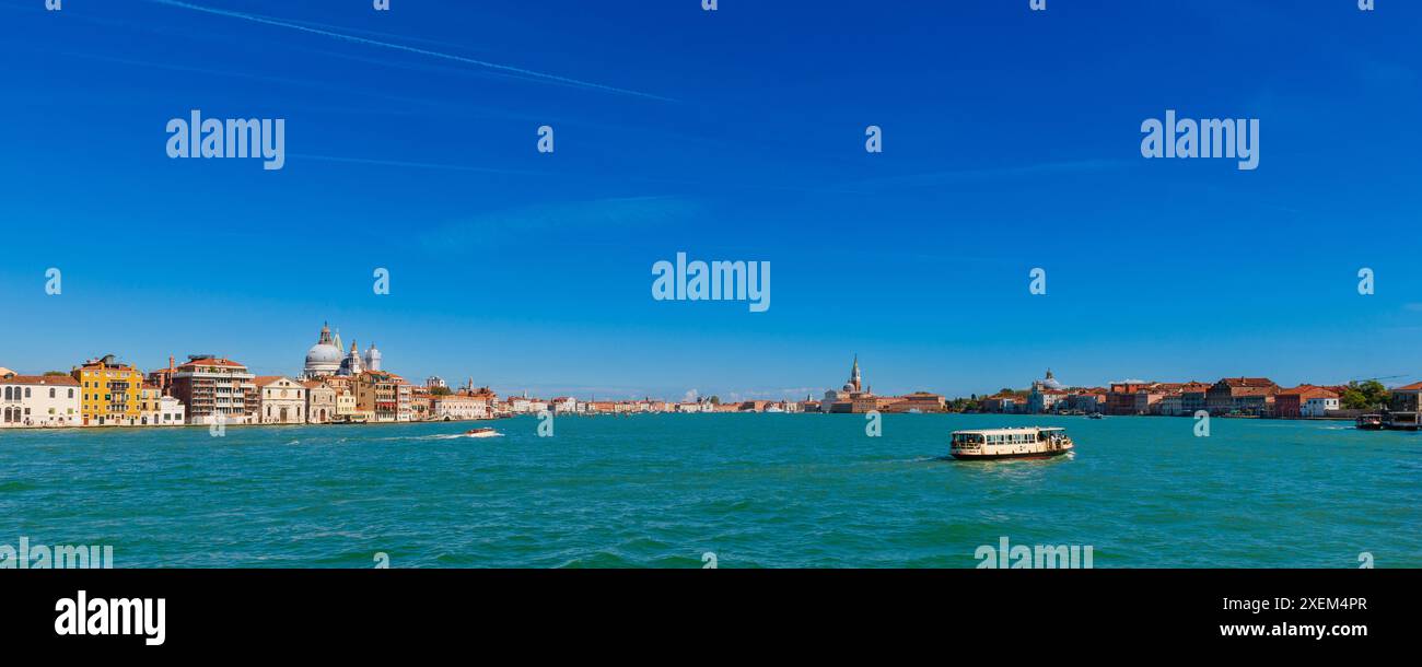 Canale e isola della Giudecca; Venezia, Veneto, Italia Foto Stock