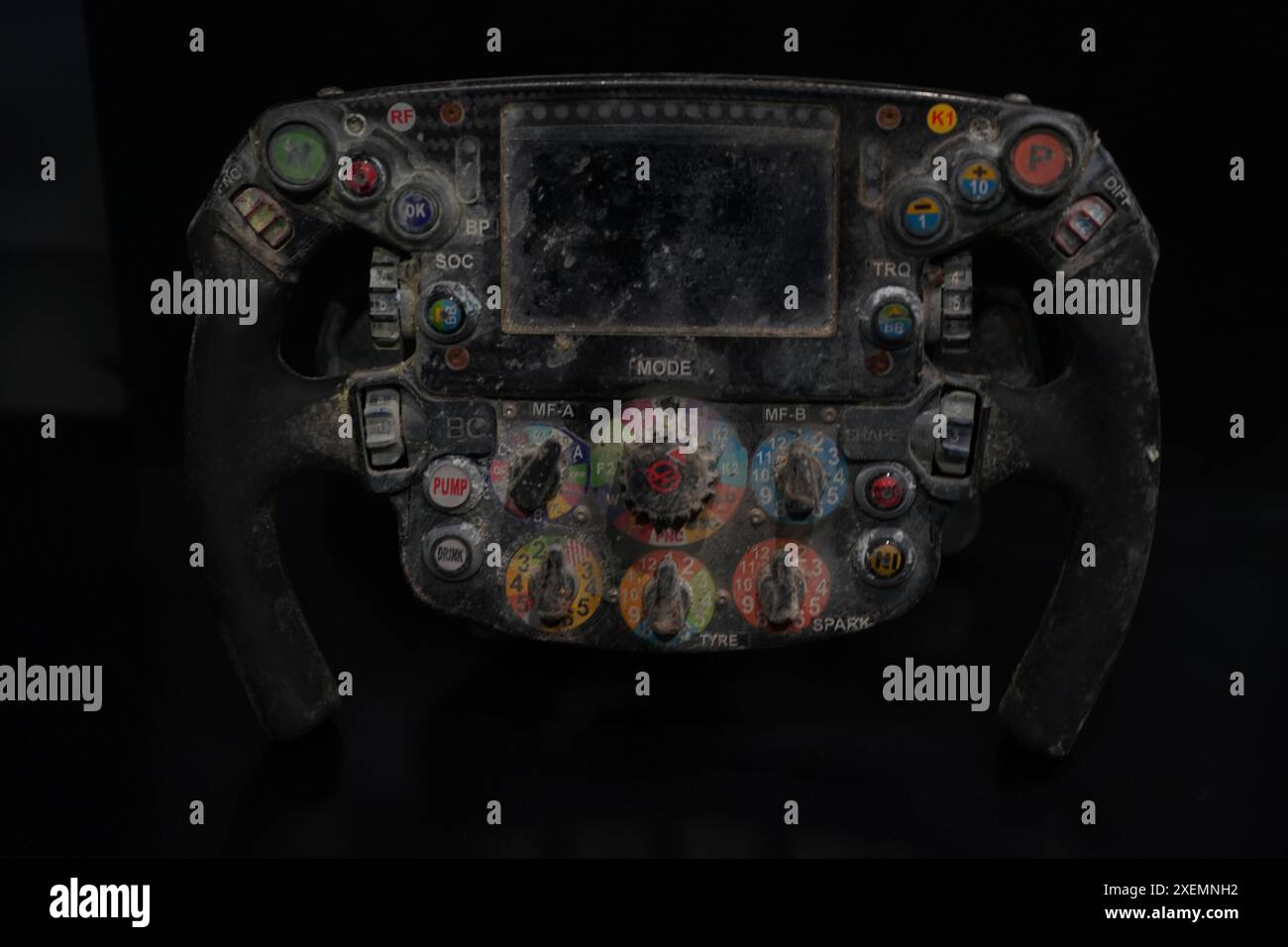 Volante bruciato Romain Grosjean Haas F1 Foto Stock