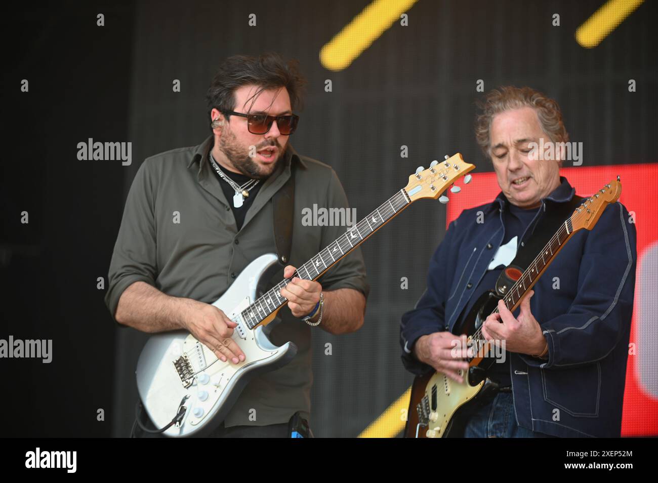 Go West Performing al Lets Rock Leeds 80s Festival 2024 ,Leeds, Regno Unito Foto Stock