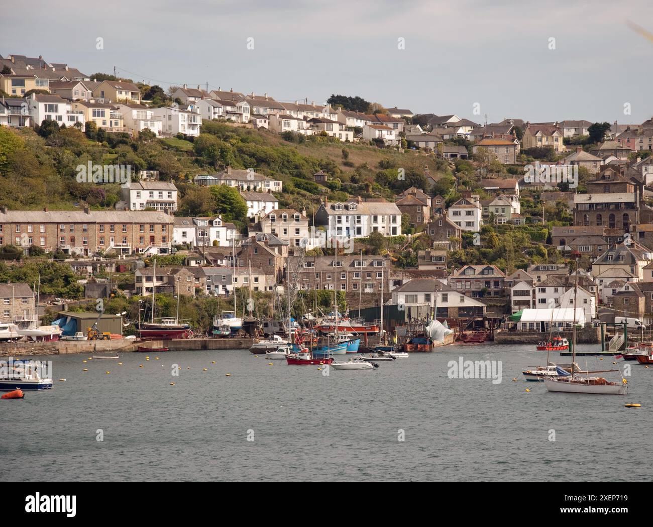 Vista dell'estuario di Polruan e Fowey da Fowey, Cornovaglia, Regno Unito Foto Stock