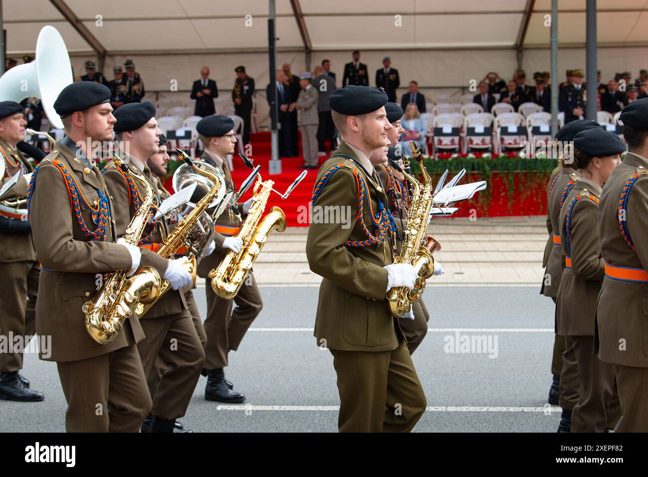 Festa nazionale del Lussemburgo, celebrazione del compleanno del Granduca, sfilata militare con l'esercito lussemburghese, la polizia, i vigili del fuoco, il servizio di soccorso Foto Stock