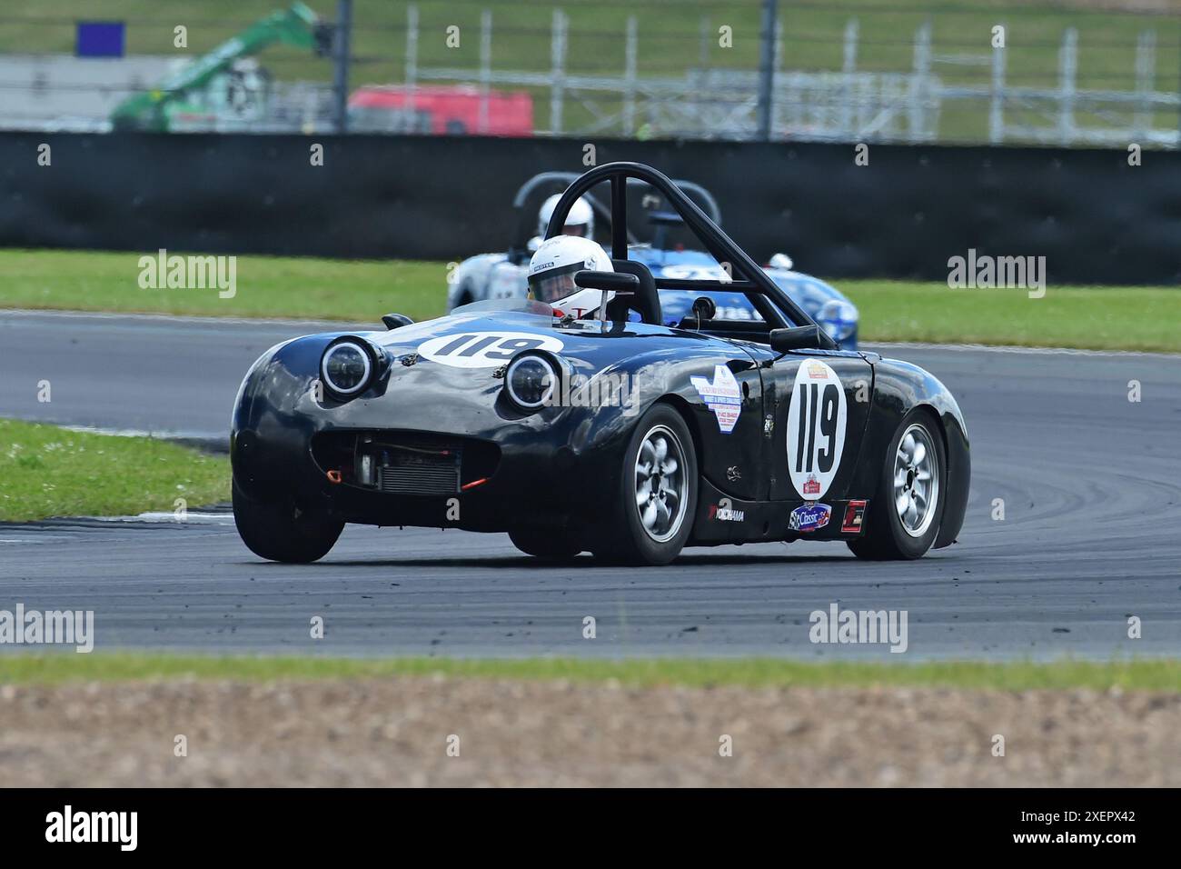 Ian Burgin, John Faux, Austin Healey Sprite Mk1, The Adams & Page Swinging Sixties/Mintex Classic K, quaranta minuti di corse per la serie combinata e. Foto Stock