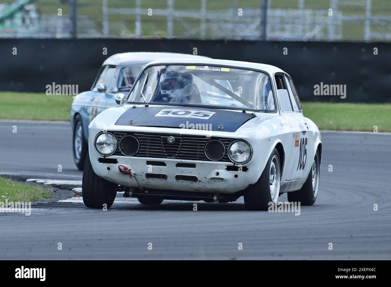 Gary Lyon, Alfa Romeo GT2000, Adams & Page Swinging Sixties/Mintex Classic K, quaranta minuti di corsa per l'evento combinato della serie con un mandato Foto Stock