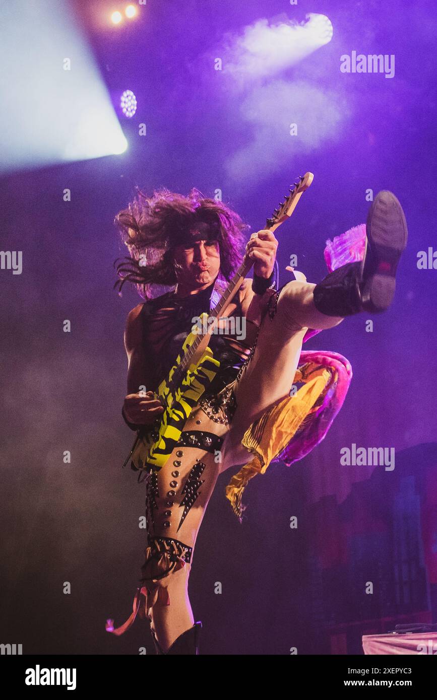 L'american Band Steel Panther si è esibita al Danish Copenhell Festival 2024. Credito: Andrea Pinna Foto Stock