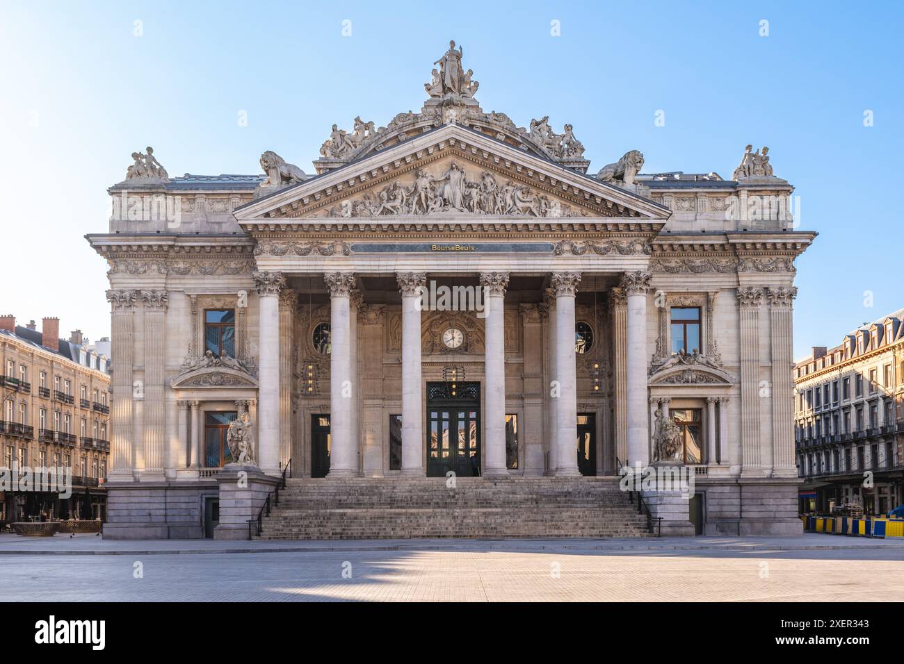L'ex edificio della Borsa di Bruxelles, di solito abbreviato in Bourse o Beurs, a Bruxelles, in Belgio Foto Stock