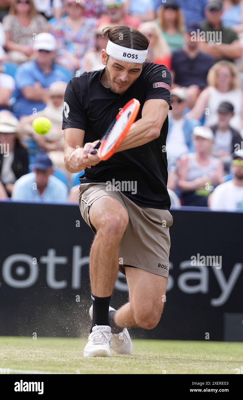 Taylor Fritz in azione contro Max Purcell nella finale maschile del giorno otto del Rothesay International a Devonshire Park, Eastbourne. Data foto: Sabato 29 giugno 2024. Foto Stock