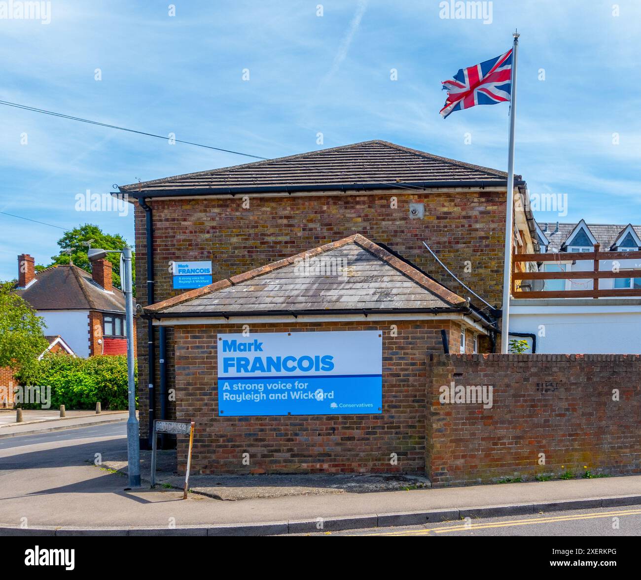 Il candidato conservatore Mark Francois aumenta la copertura dei poster in tutta Rayleigh e Wickford per le elezioni generali del 4 luglio 2024 nella speranza di vincere Foto Stock