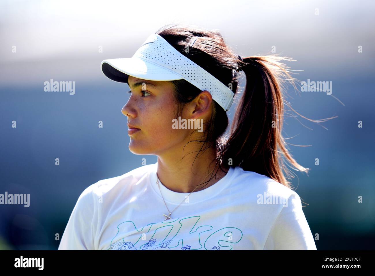 Emma Raducanu si pratica all'All England Lawn Tennis and Croquet Club di Londra in vista dei Campionati di Wimbledon, che inizieranno il 1° luglio. Data foto: Sabato 29 giugno 2024. Foto Stock Emma Raducanu si pratica all'All England Lawn Tennis and Croquet Club di Londra in vista dei Campionati di Wimbledon, che inizieranno il 1° luglio. Data foto: Sabato 29 giugno 2024. Foto Stock