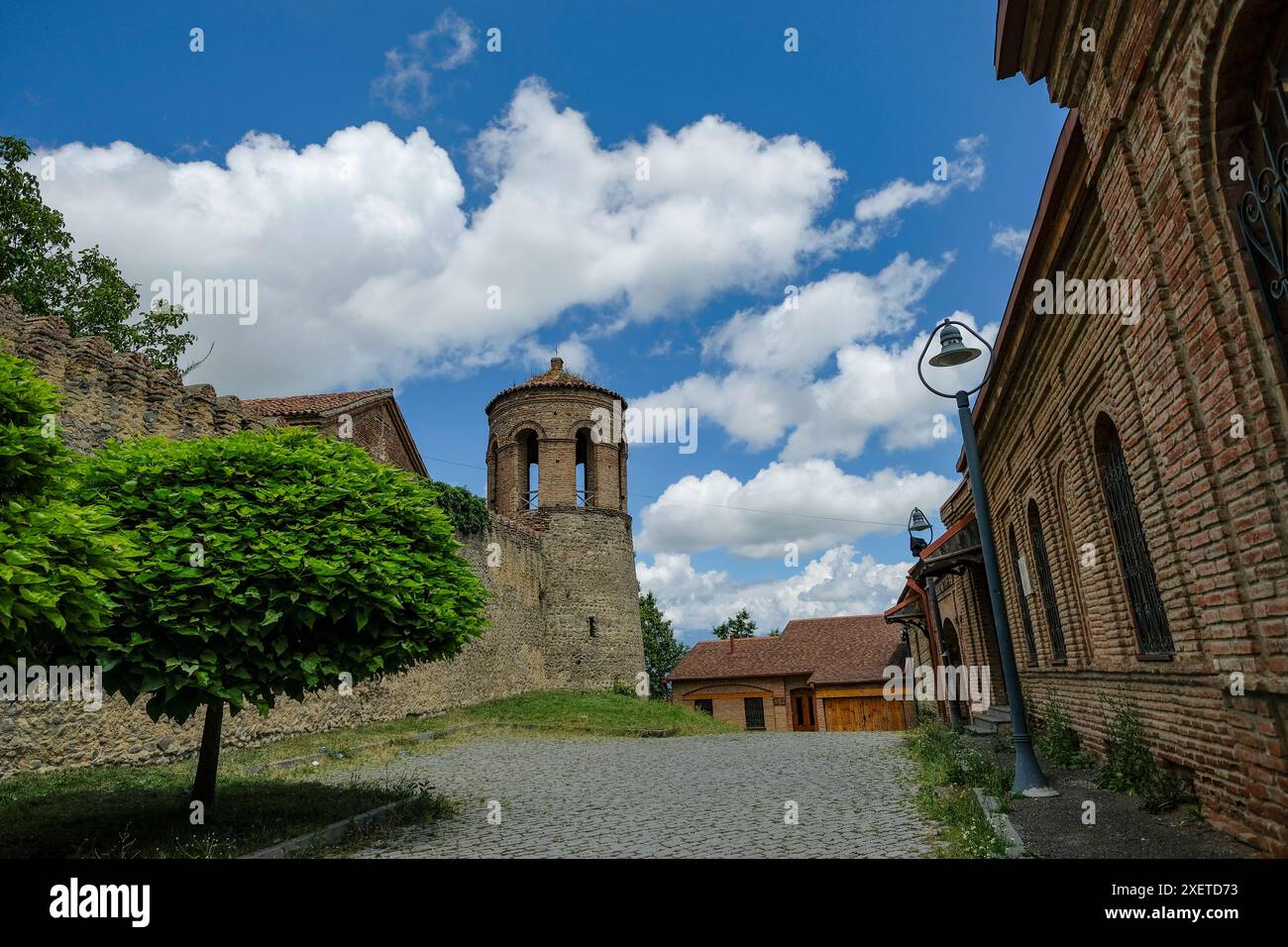 Telavi, Georgia - 27 giugno 2024: Batonis Tsikhe è un monumento architettonico a Telavi, Georgia Foto Stock