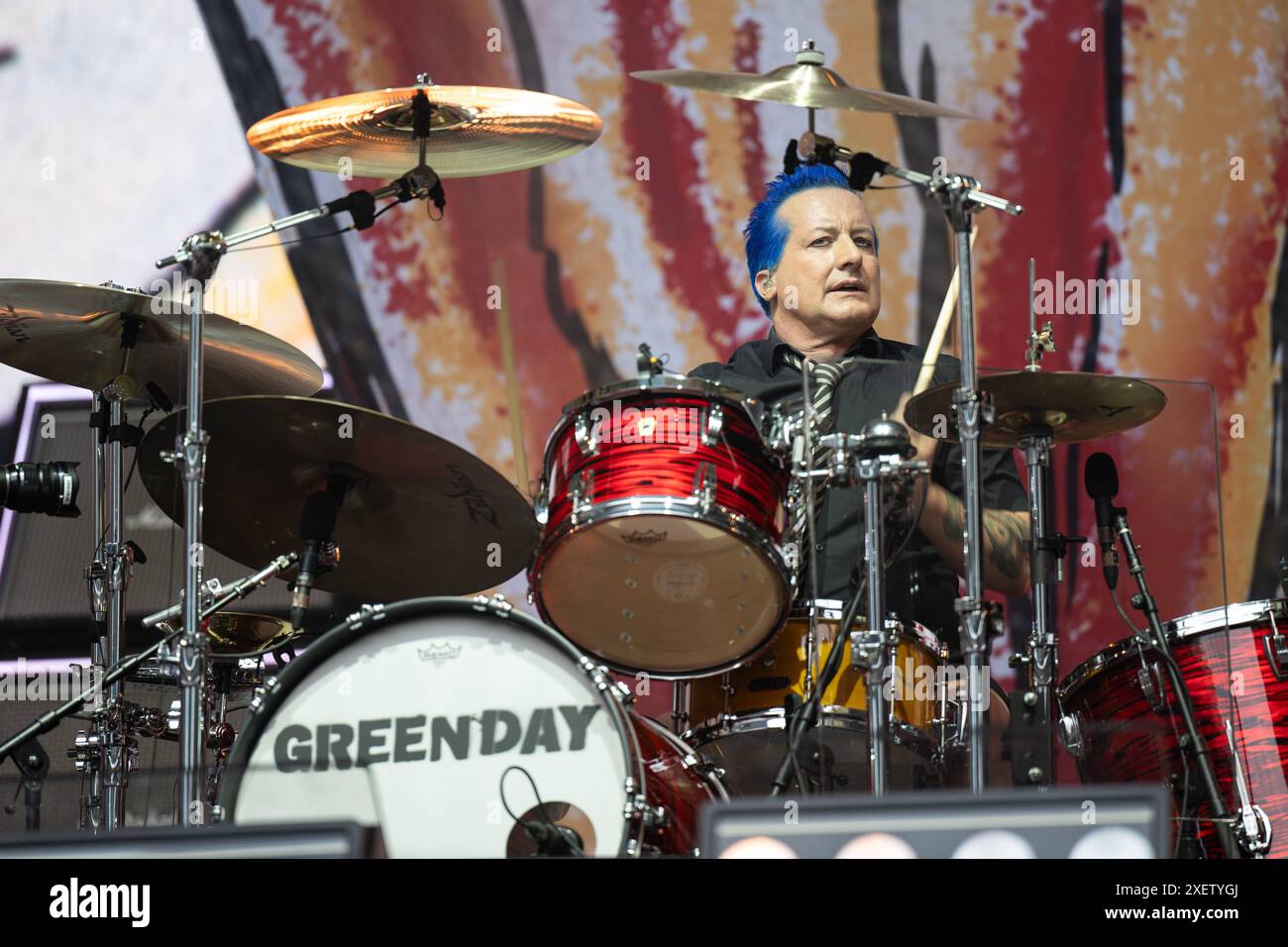 Green Day in Concert allo Stadio di Wembley TrÃ Cool of Green Day sul palco dello Stadio di Wembley, Londra, durante il tour dei salvatori. London Wembley Stadium Regno Unito Copyright: XJohnxBarryx JB3 4956 Foto Stock