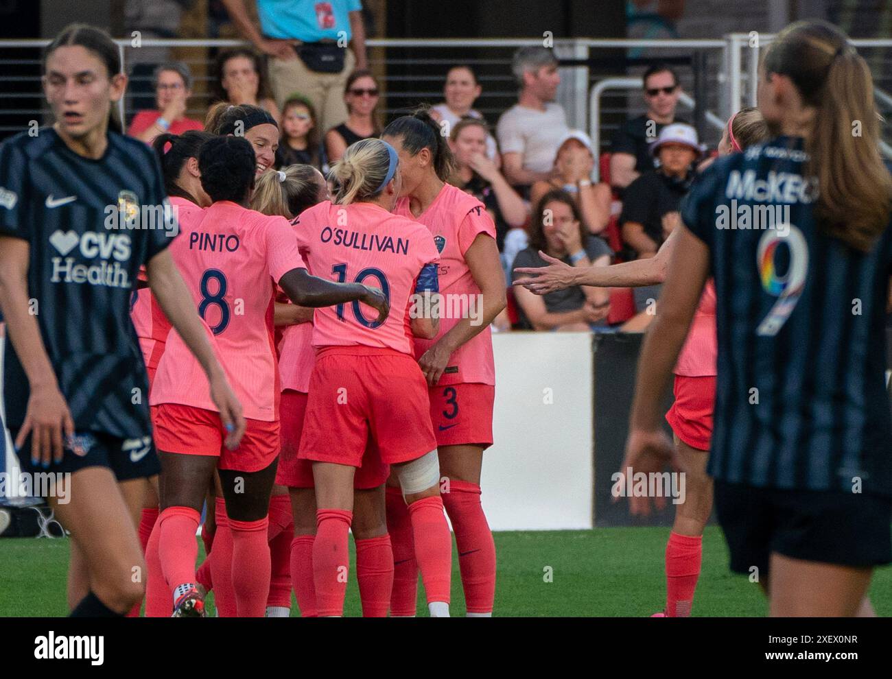 Washington, Stati Uniti. 29 giugno 2024. WASHINGTON, DC - GIUGNO 29: Courage celebra un gol dell'attaccante Ashley Sanchez (2) durante un match NWSL tra Washington Spirit e Carolina Courage il 29 giugno 2024, all'Audi Field di Washington DC. (Foto di Tony Quinn/SipaUSA) Credit: SIPA USA/Alamy Live News Foto Stock