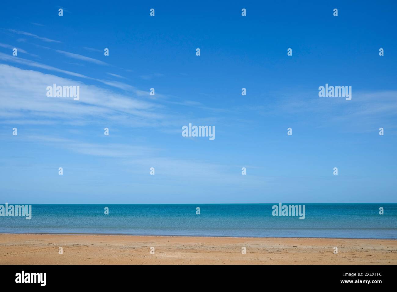 Spiaggia di Gunn Point Northern Territory, Australia, orizzonte sopra il cielo blu dell'acqua Foto Stock