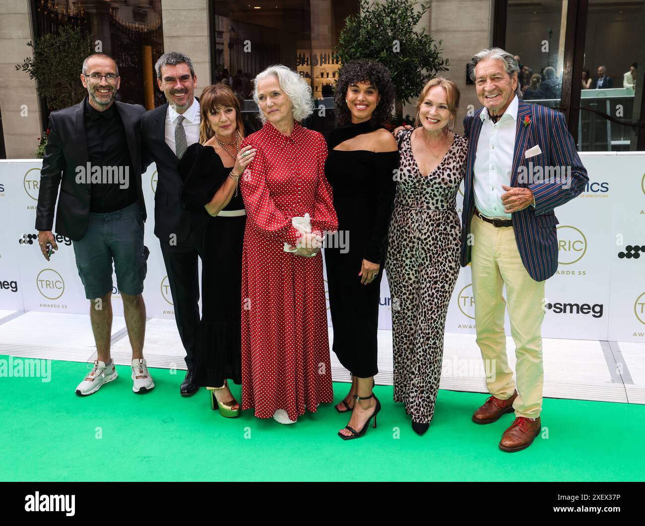 Londra, Regno Unito. 25 giugno 2024. James Hooton, Jeff Hordley, Zoe Henry, Louise Jameson, Martelle Edinborough, Michelle Hardwick e Patrick Mower hanno partecipato ai TRICS Awards 2024 alla Grosvenor House di Londra. (Foto di Brett Cove/SOPA Images/Sipa USA) credito: SIPA USA/Alamy Live News Foto Stock