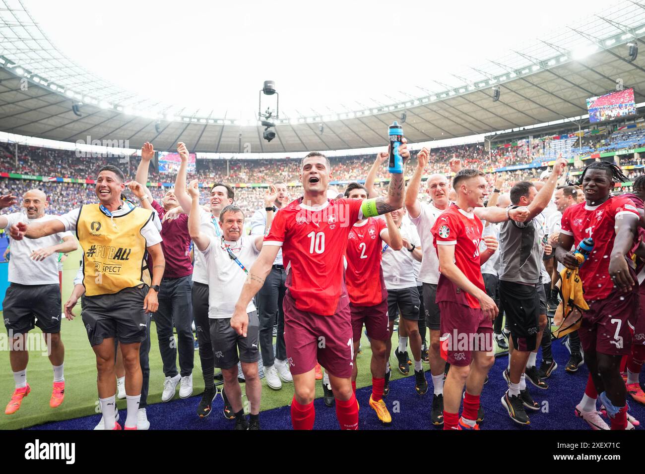 Berlino, Germania. 29 giugno 2024. La Svizzera festeggia dopo aver vinto il turno di UEFA Euro 2024 di 16 partite tra Svizzera e Italia a Berlino, Germania, 29 giugno 2024. Crediti: Peng Ziyang/Xinhua/Alamy Live News Foto Stock