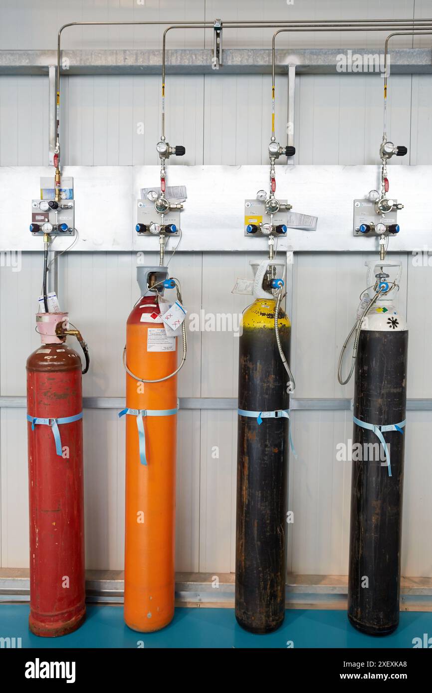 Bombole di gas. Centro tecnologico. Donostia. San Sebastian. Gipuzkoa. Paesi Baschi. Spagna. Foto Stock