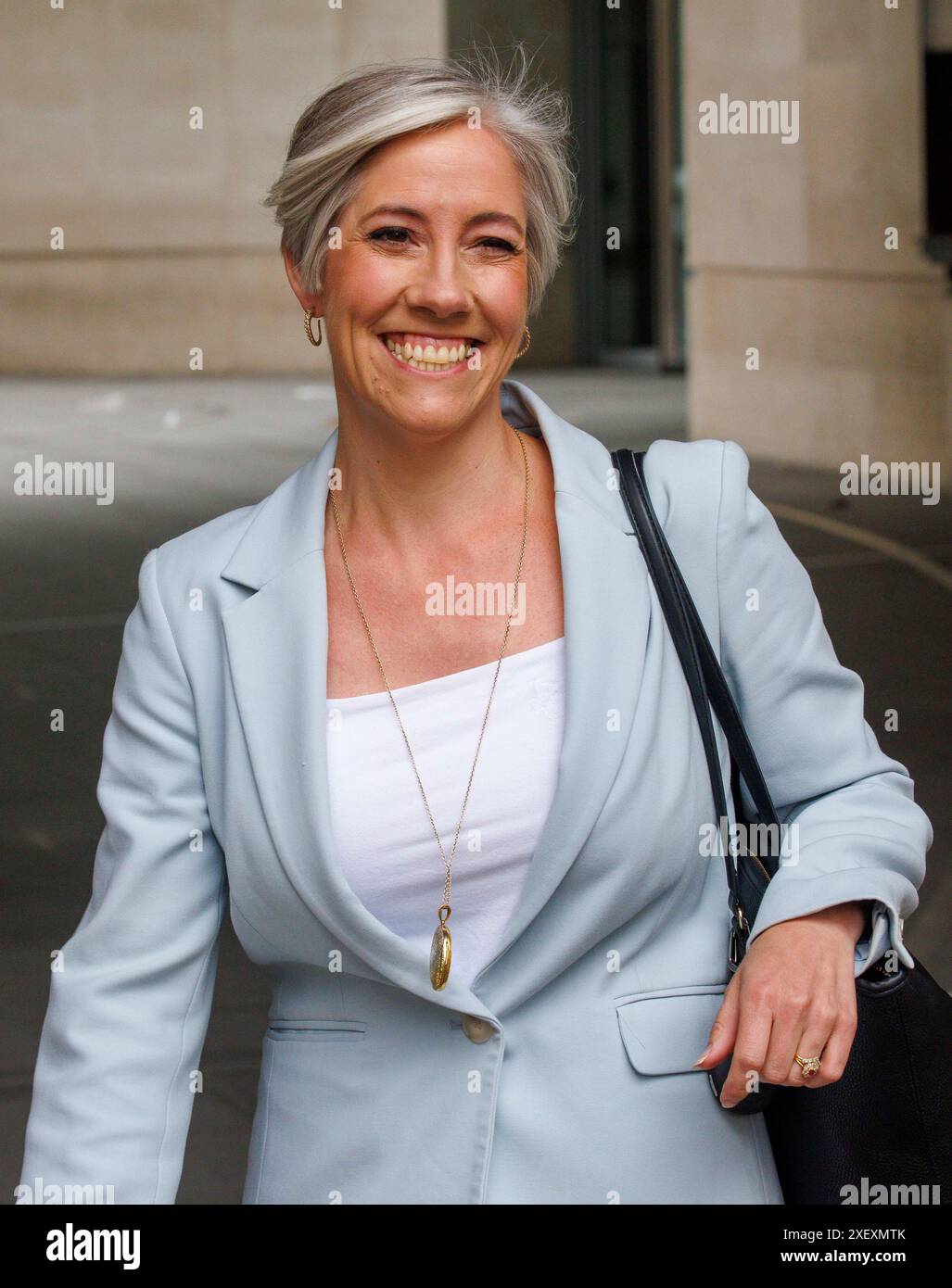 Londra, Regno Unito. 30 giugno 2024. Daisy Cooper, politica liberale-democratica britannica che è membro del Parlamento per St Albans dal 2019. È stata Vice leader dei Liberal Democratici dal 2020 e portavoce dei Liberal Democratici per la salute, il benessere e l'assistenza sociale negli studi della BBC a Portland Place. Crediti: Mark Thomas/Alamy Live News Foto Stock