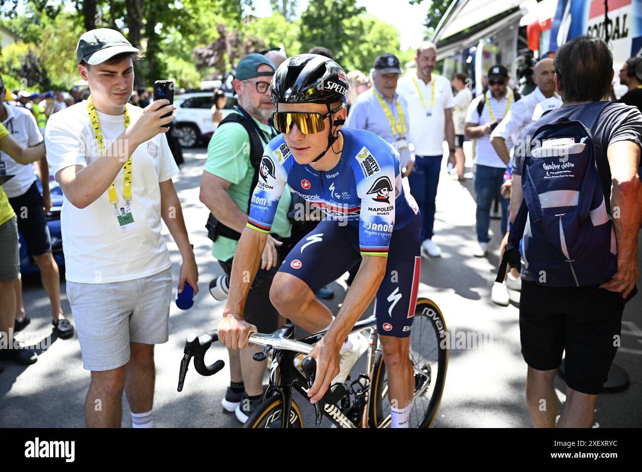 Cesenatico, Italia. 30 giugno 2024. Il belga Remco Evenepoel di Soudal Quick-Step nella foto al via della seconda tappa del Tour de France 2024, da Cesenatico, Italia a Bologna (198 km) il . La 111a edizione del Tour de France inizia sabato 29 giugno e si concluderà a Nizza, in Francia, il 21 luglio. BELGA PHOTO JASPER JACOBS credito: Belga News Agency/Alamy Live News Foto Stock