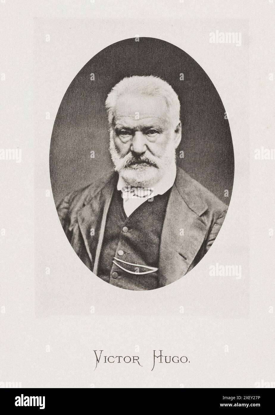 Ritratto di Victor Hugo. Victor Marie Hugo (1802 – 1885) è stato un poeta, romanziere e drammaturgo francese del movimento romantico. Hugo è considerato uno dei più grandi e noti scrittori francesi. Fuori dalla Francia, le sue opere più famose sono i romanzi Les Misérables, 1862, e il gobbo di Notre-Dame (Notre-Dame de Paris), 1831. Foto Stock