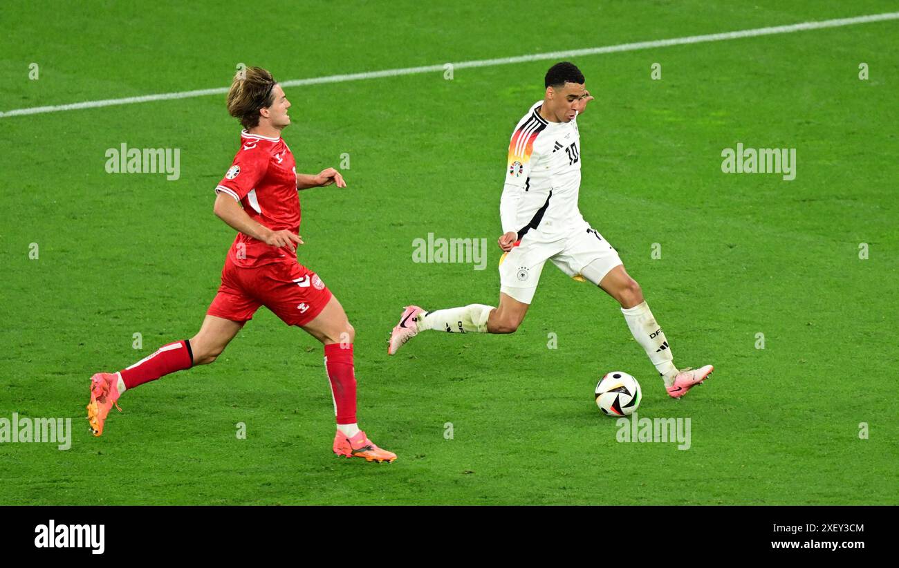 2:0 Tor, contro Joachim Andersen, Torschuetze Jamal Musiala (Deutschland) Dortmund, 29.06.2024, Fussball, UEFA EURO 2024 in Deutschland, Achtelfinale, Deutschland - Daenemark/PRESSINPHOTO credito: PRESSINPHOTO SPORTS AGENCY/Alamy Live News Foto Stock
