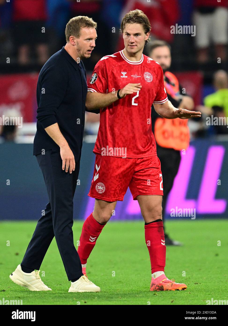 V.l. Bundestrainer Julian Nagelsmann (Deutschland), Joachim Andersen (Daenemark) Dortmund, 29.06.2024, Fussball, UEFA EURO 2024 in Deutschland, Achtelfinale, Deutschland - Daenemark 2:0/PRESSINPHOTO credito: PRESSINPHOTO SPORTS AGENCY/Alamy Live News Foto Stock