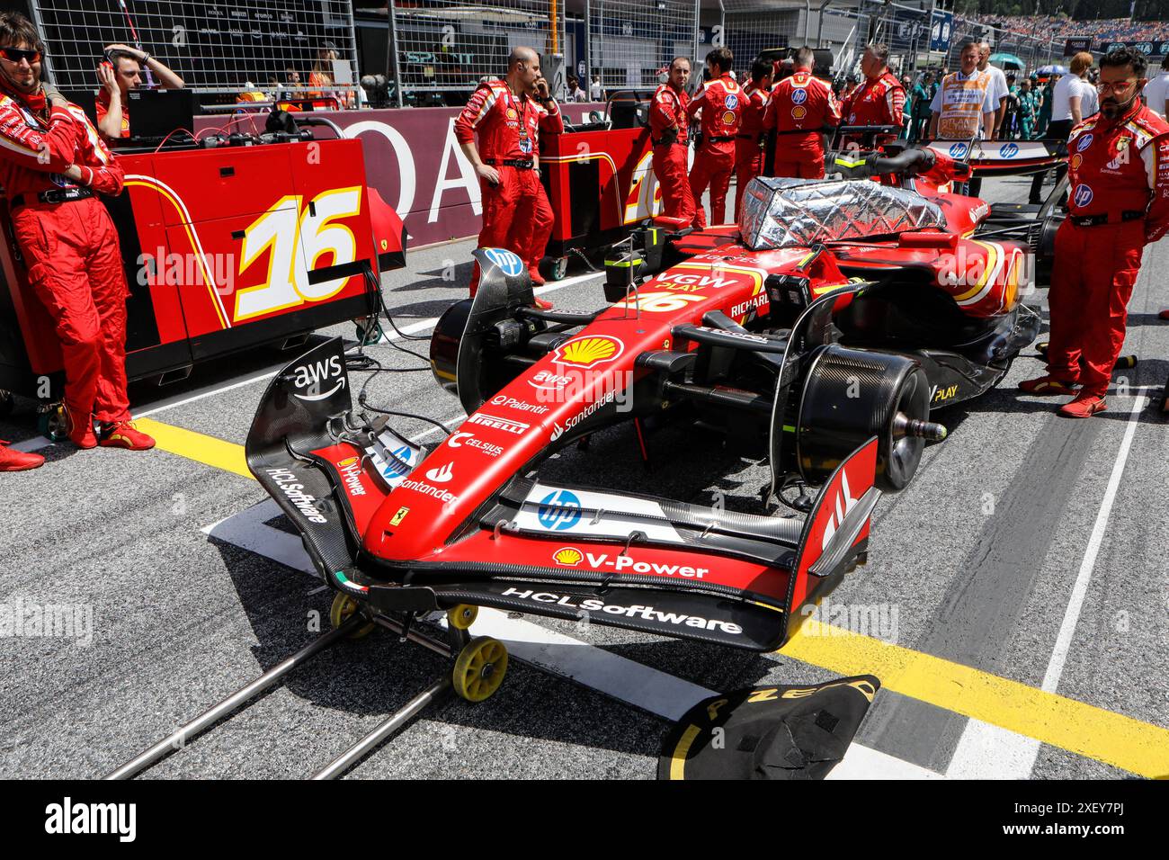 Spielberg, Austria. 29 giugno 2024. Formula 1 Quatar Airlines Austrian Grand Prix al Red Bull Ring, Austria. Foto: Ferrari SF-24 di Charles Leclerc in griglia prima della partenza della gara Sprint © Piotr Zajac/Alamy Live News Foto Stock