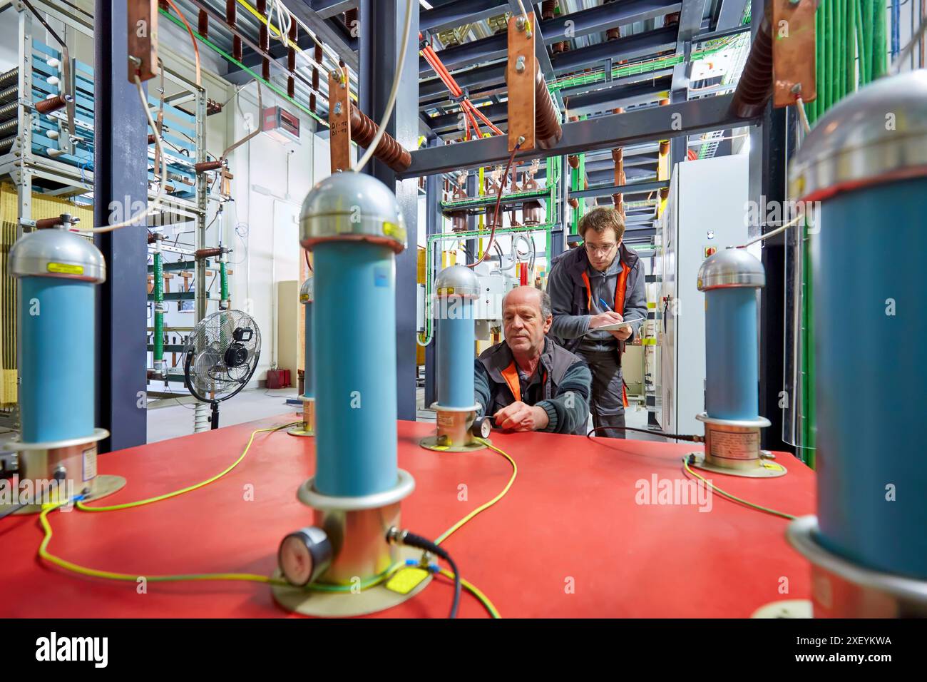 Power Electric Laboratory. Laboratori di sviluppo e certificazione per apparecchiature elettriche per reti intelligenti. Laboratorio a livello internazionale, Foto Stock