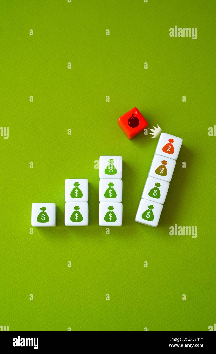 Un colpo alla stabilità finanziaria e al risparmio. Perdere soldi. Inflazione. Svalutazione delle valute. Crisi economica. Le attività finanziarie sono a rischio. Foto Stock