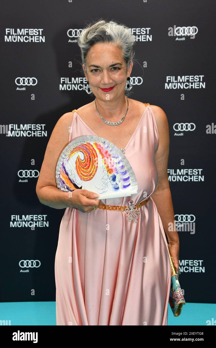 Irina Wanka bei der Eroeffnung vom 41. Filmfest Muenchen mit der Film Premiere von 'Zwei zu Eins' am 29.06.2024 a Muenchen Foto Stock