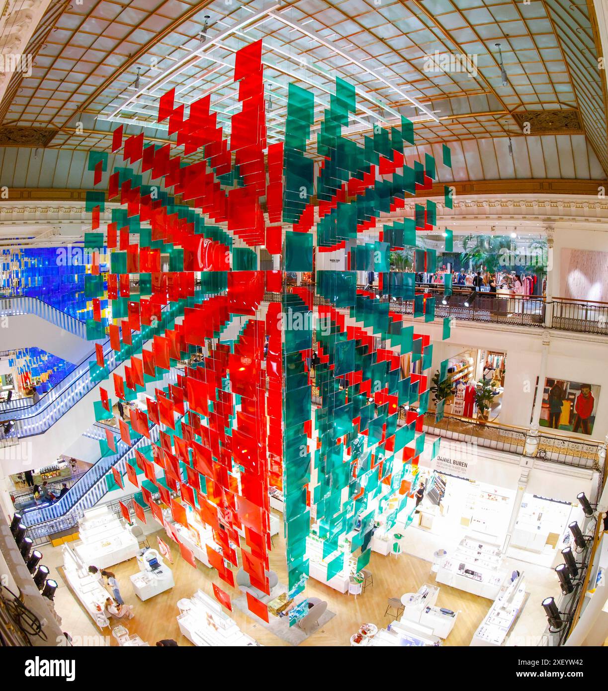 AUX BEAUX CARRES PAR DANIEL BUREN AU BON MARCHE Foto Stock