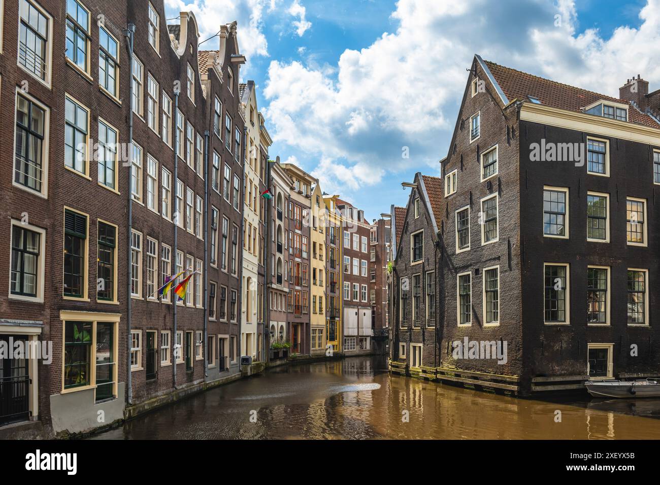 Le case si trovano direttamente sull'acqua a Vredenburgh, Amsterdam, olandese Foto Stock