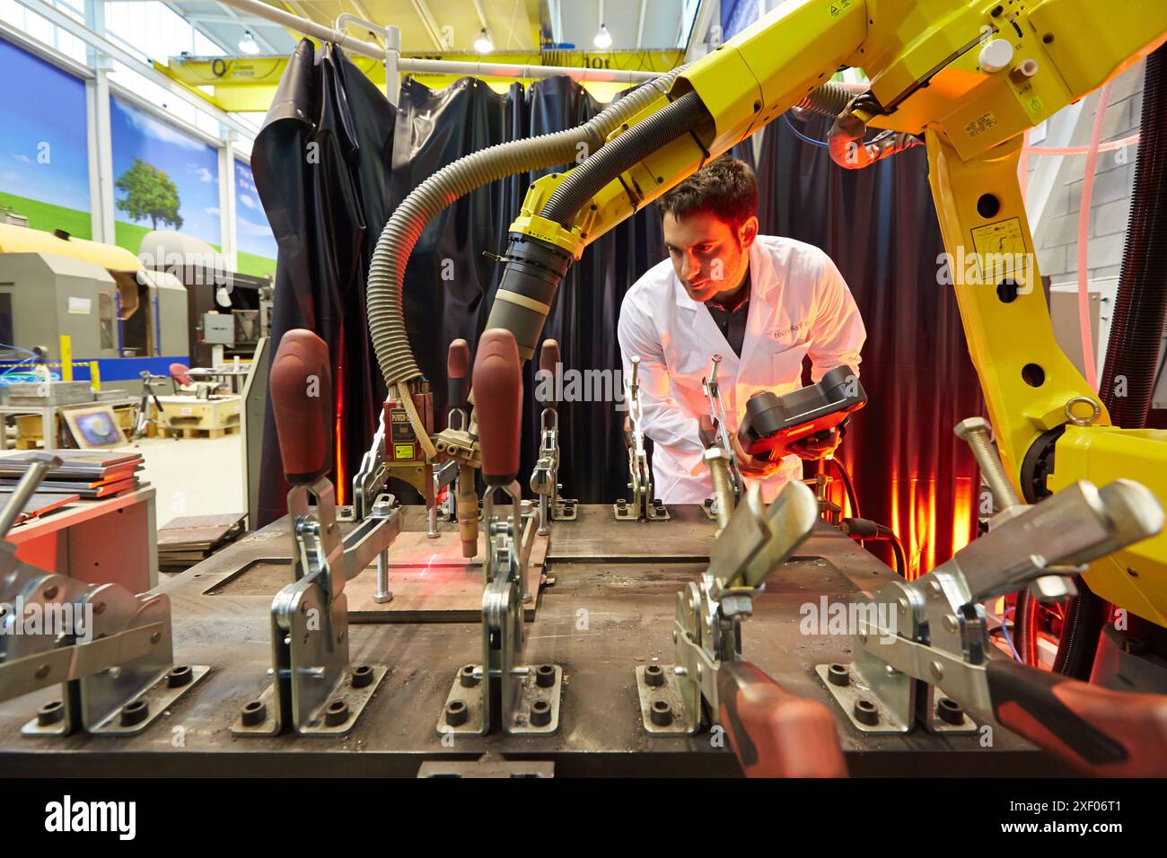 Shipweld Monitoring la geometria del giunto per il controllo adattivo dei parametri di saldatura Industry Tecnalia Research & Innovation, Technology and Research Foto Stock