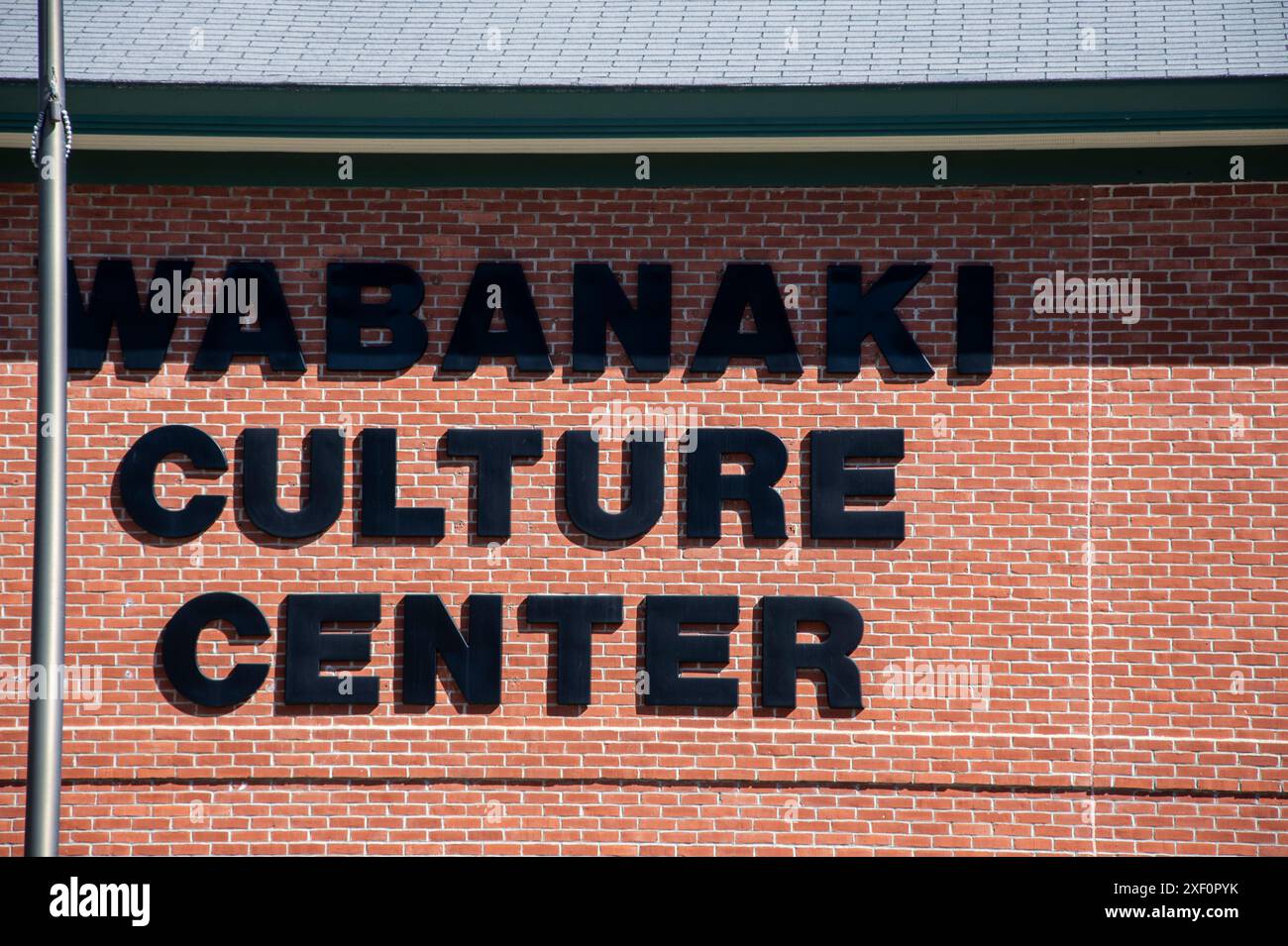 Cartello con il Wabanaki Culture Centre su Union Street nel centro di Calais, Maine, Stati Uniti Foto Stock