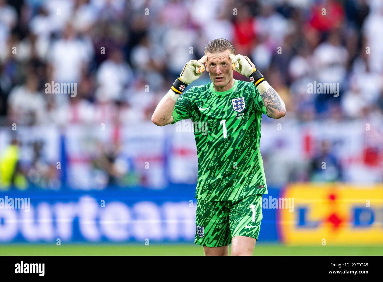 Jordan Pickford (Inghilterra, #01) aergert sich, GER, Inghilterra (ENG) vs Slovacchia (SVN), Fussball Europameisterschaft, UEFA EURO 2024, turno di 16, 30.06.2024 foto: Eibner-Pressefoto/Michael Memmler Foto Stock