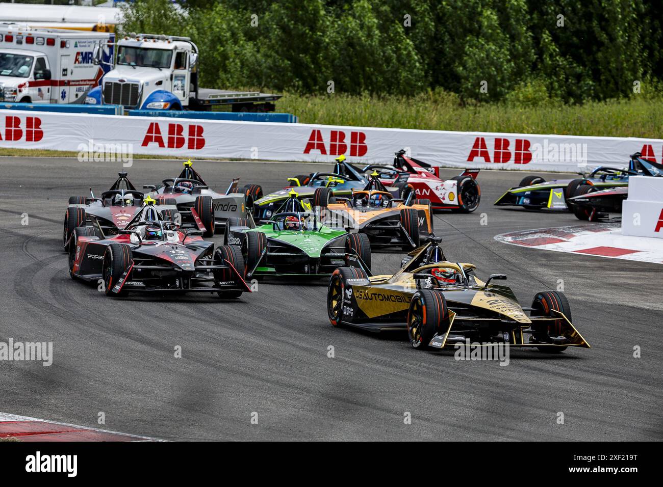 25 VERGNE Jean-Eric (fra), DS Penske, DS e-Tense FE23, azione 13 da COSTA Antonio Felix (prt), TAG HEUER Porsche Formula e Team, Porsche 99X Electric, azione 04 FRIJNS Robin (nld), Envision Racing, Jaguar i-Type 6, azione durante l'ePrix di Portland 2024, 9° incontro del Campionato del mondo di Formula e ABB FIA 2023-24, sul circuito Portland International Raceway dal 28 al 30 giugno 2024 a Portland, Stati Uniti d'America Foto Stock