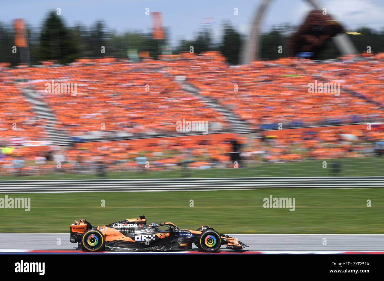Spielberg, Austria. 30 giugno 2024. Il pilota australiano della McLaren Oscar Piastri gareggia nel Gran Premio d'Austria di Formula 1 a Spielberg, Austria, il 30 giugno 2024. Credito: He Canling/Xinhua/Alamy Live News Foto Stock